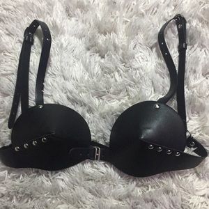 Bondage leather punk bra!
